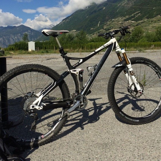 Mon fidèle Thoemus Lightrider 29 au départ de Fully.