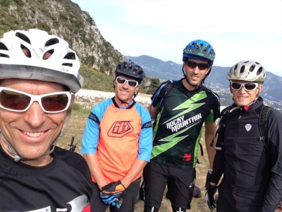 En reco sur le Mont Chauve d'Aspremont avec Jean-Yves Vassali, Rémi Rosique, Adrien Sabatier et votre serviteur (de gauche à droite).