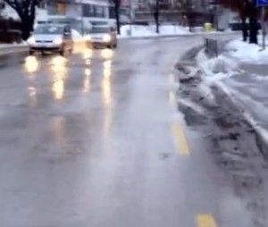 Bande cyclable ou dépôt à neige?