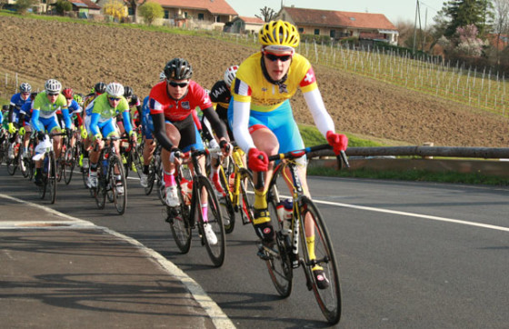 Lors du Tour du Léman 2015, en tête de peloton, le leader Pavel Sivakov et le 2e du classement général Stefan Bissegger. Photo Copyright © 2015 ACCV Association Cycliste Cantonale Vaudoise www.accv.ch