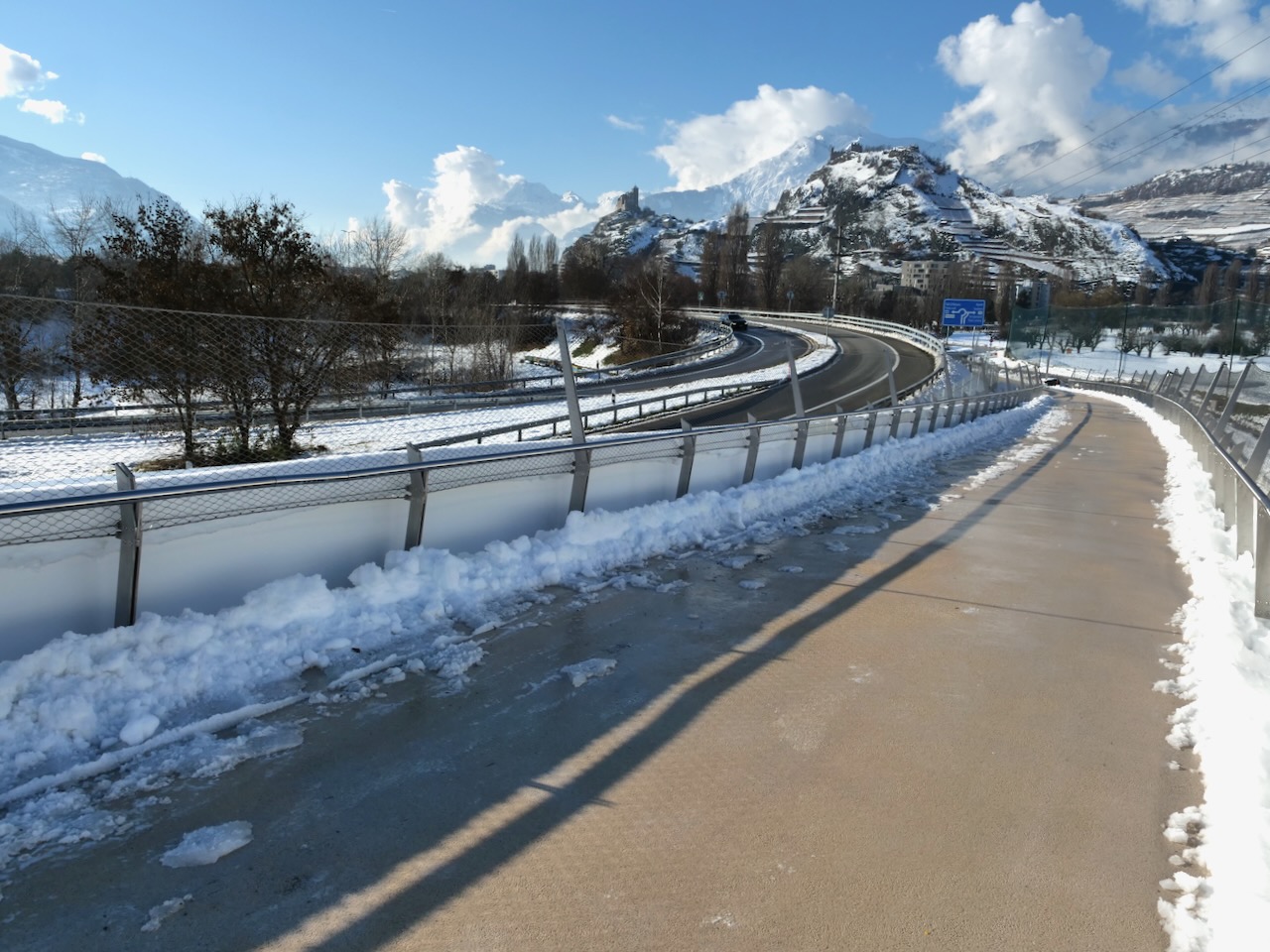 Inauguration de la passerelle sur l’autoroute A9 à Sion